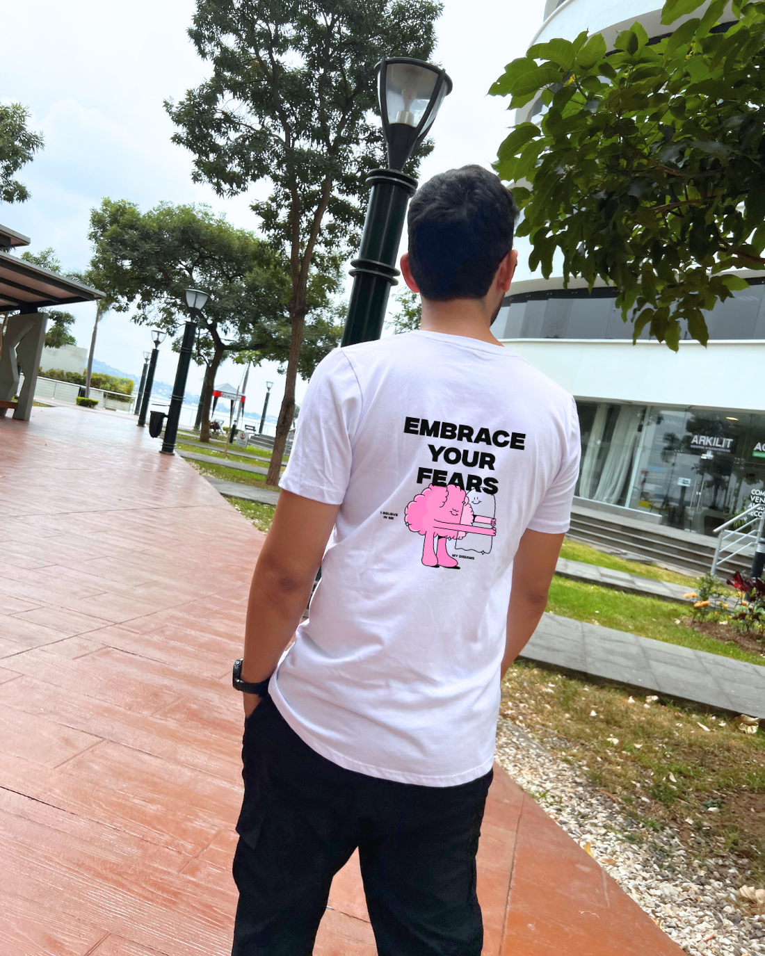 Camiseta embrace your fear