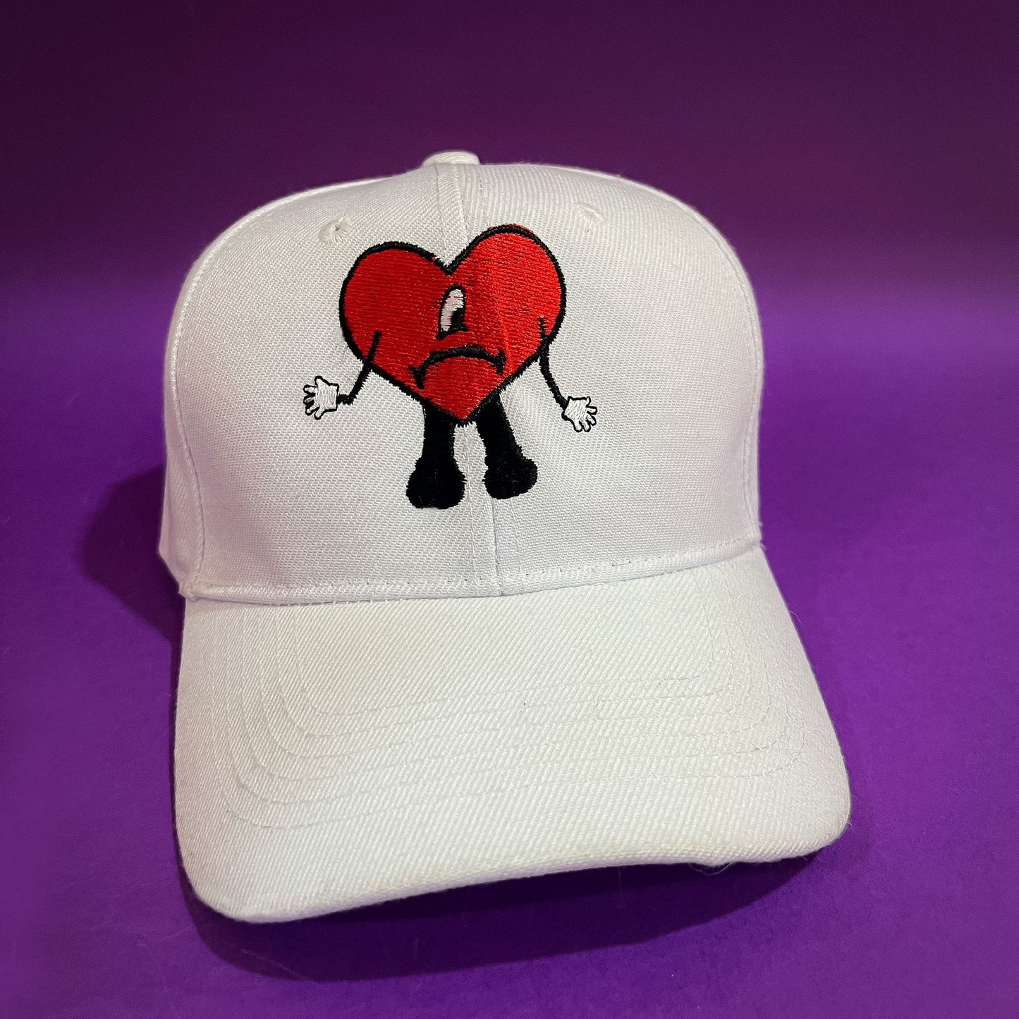 Gorra bad bunny corazón - Blanca