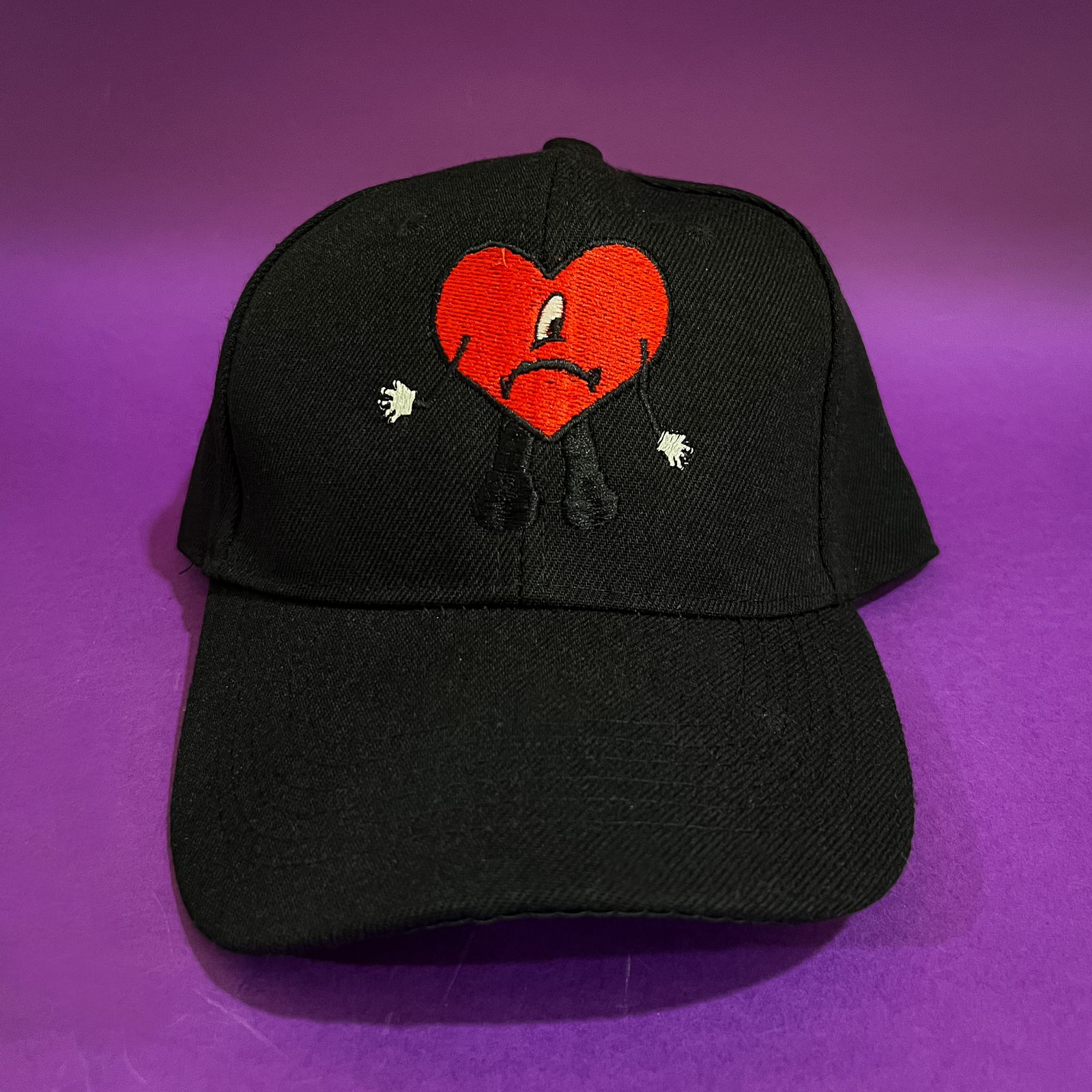 Gorra bad bunny corazón - Negra